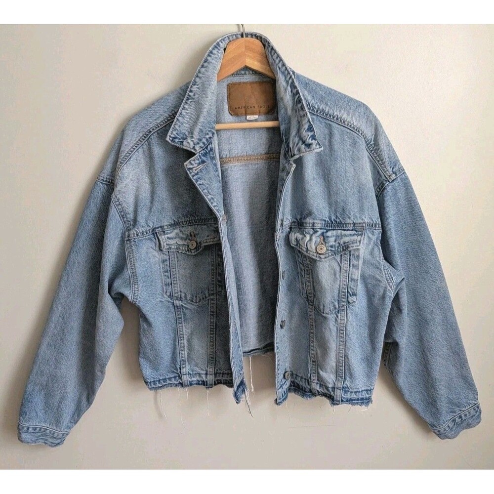 American Eagle Light Wash Cropped Distressed Denim Jacket Womens L Frayed Hem